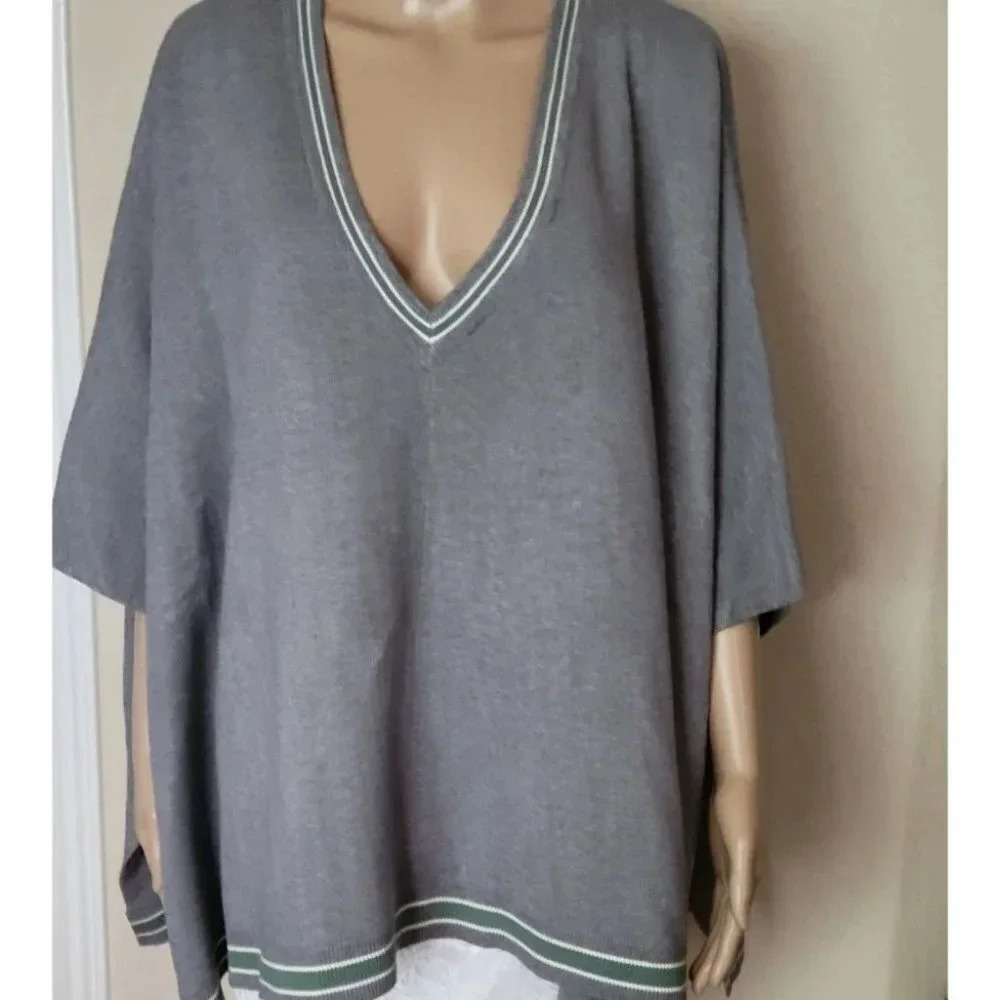 House of Harlow 1960 Poncho V-Neck Gray Sweater One Size NWOT - Picture 3 of 8